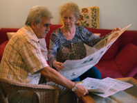 Gerd und Helga Rehbein im Wohnzimmer